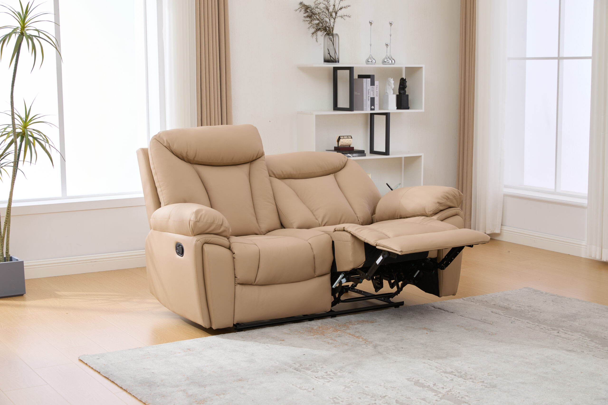 Dvivietė odinė sofa su reglaineriais YORK smėlio 162x96xH107 cm - Produkto galerija 4
